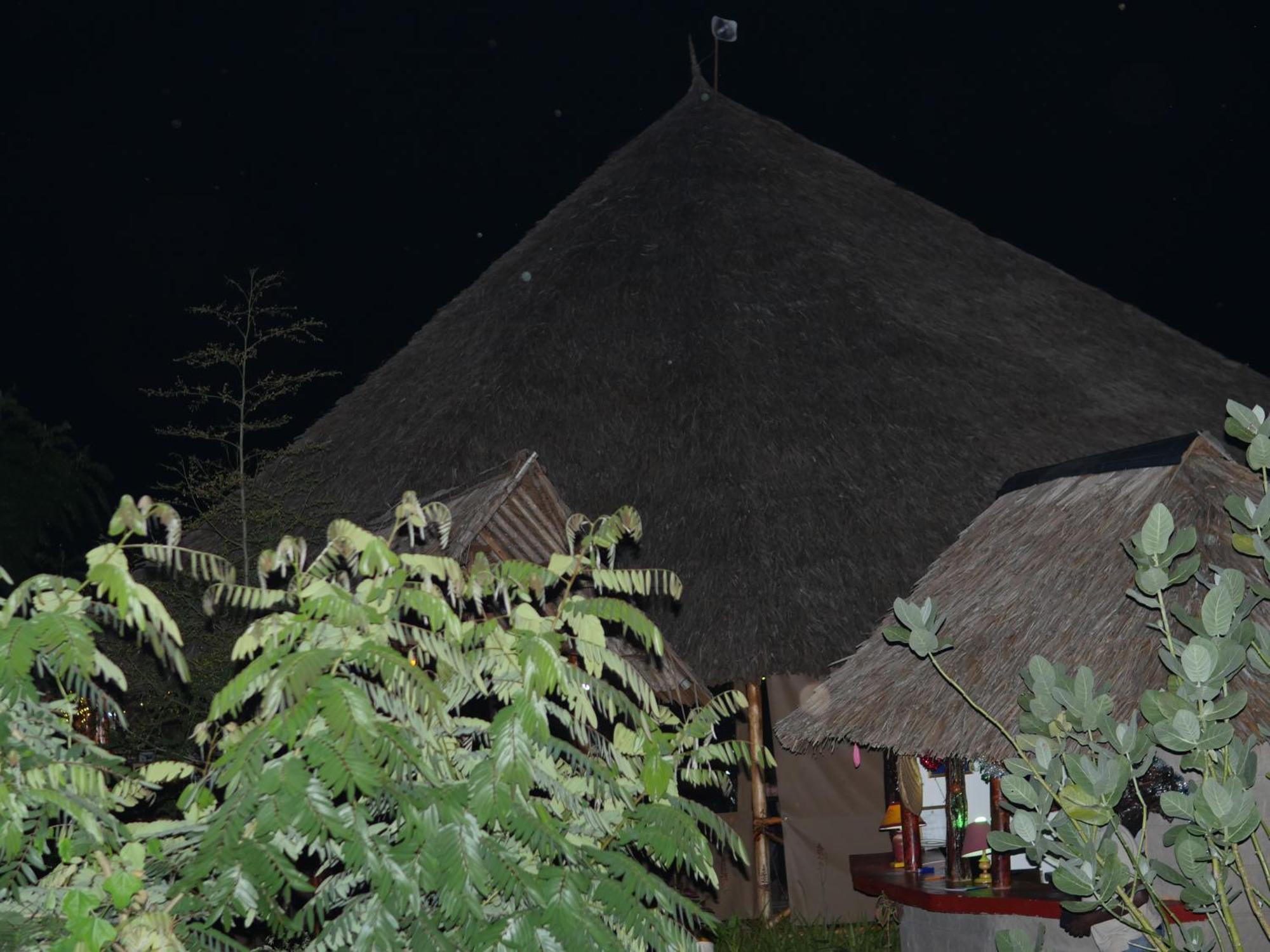 Tausa Tsavo Eco Lodge Voi Eksteriør bilde