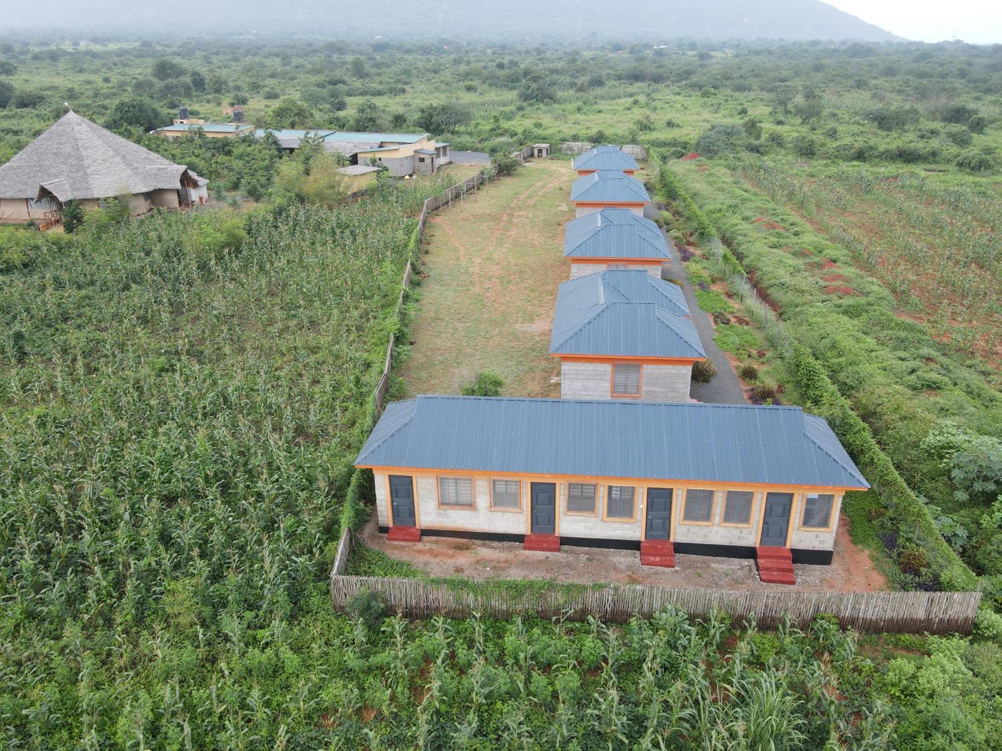 Tausa Tsavo Eco Lodge Voi Eksteriør bilde