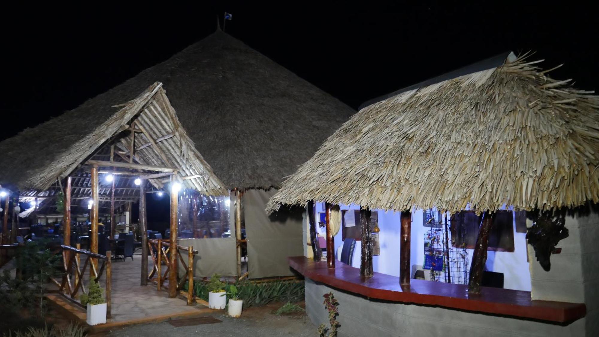 Tausa Tsavo Eco Lodge Voi Eksteriør bilde