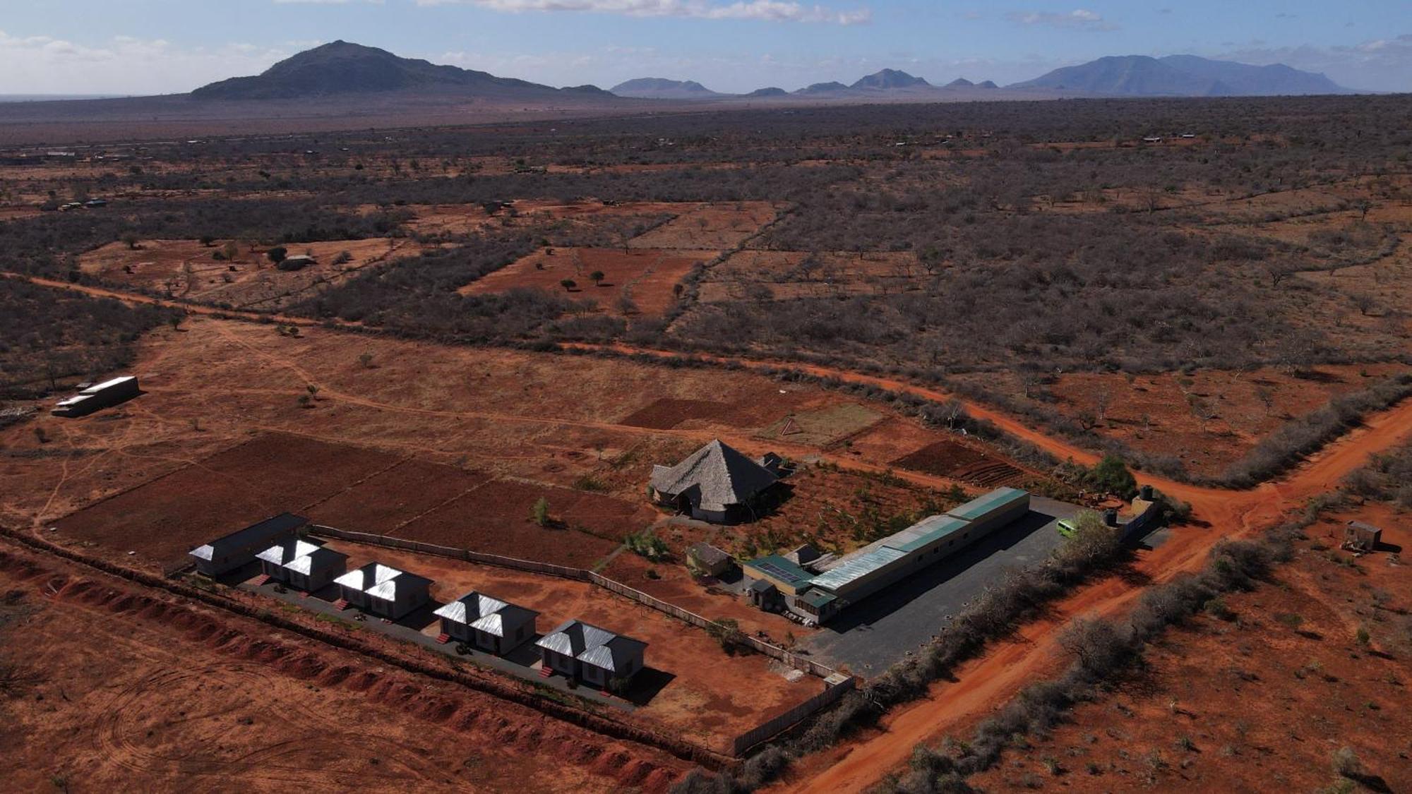 Tausa Tsavo Eco Lodge Voi Eksteriør bilde