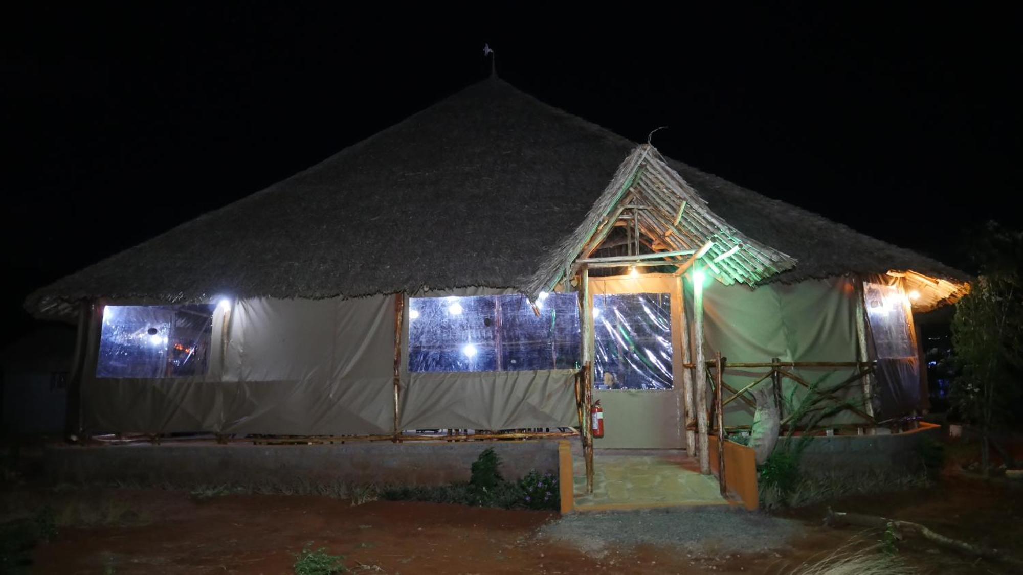 Tausa Tsavo Eco Lodge Voi Eksteriør bilde