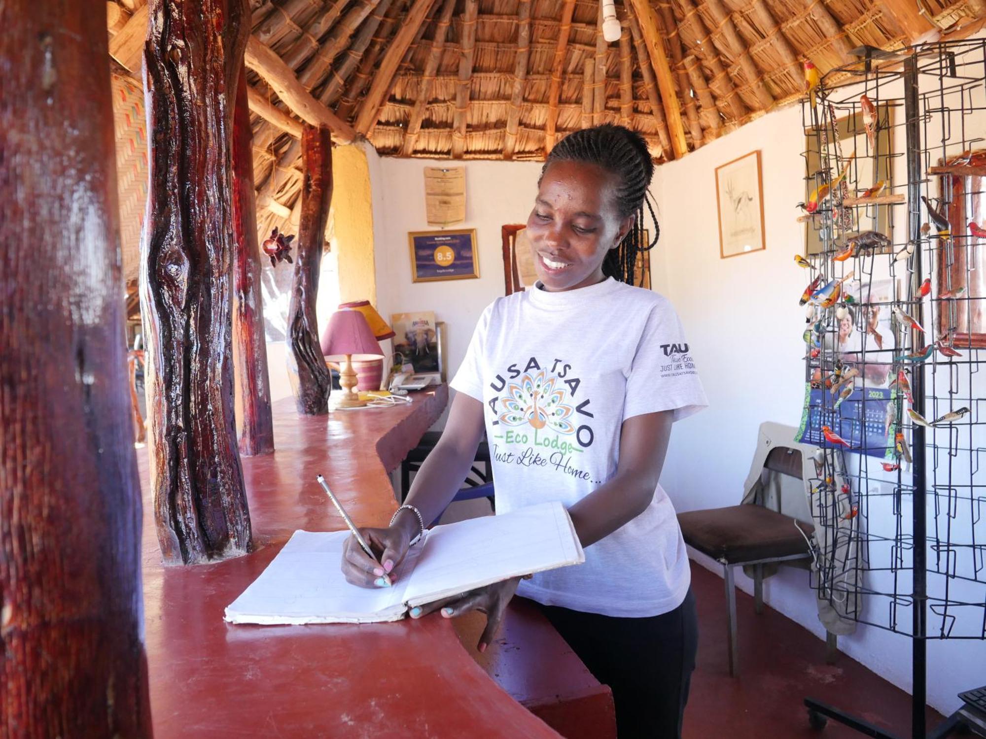 Tausa Tsavo Eco Lodge Voi Eksteriør bilde